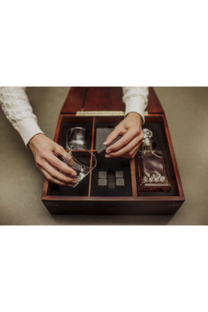 Whiskey Decanter Gift Set - Image 5